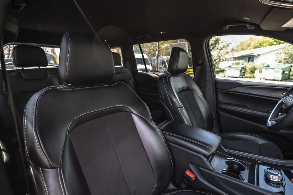 2024 Jeep Grand Cherokee L Altitude 4x4