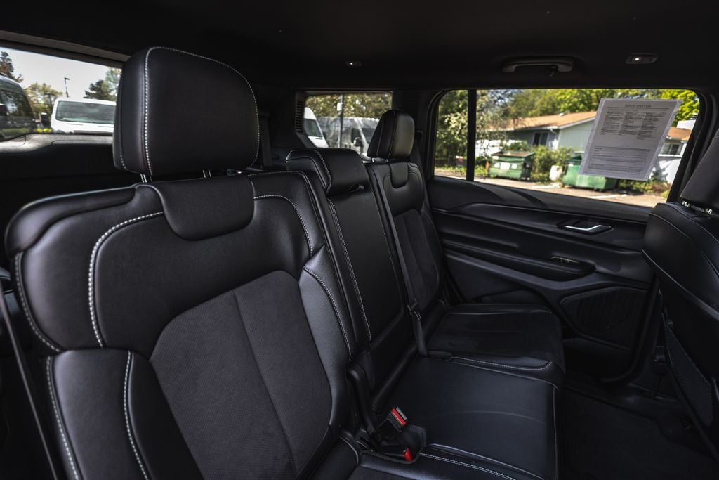 2024 Jeep Grand Cherokee L Altitude 4x4