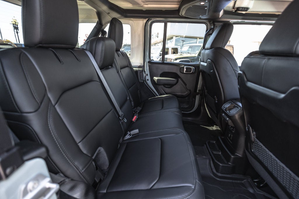 2027 Jeep Wrangler WRANGLER 4-DOOR MOAB