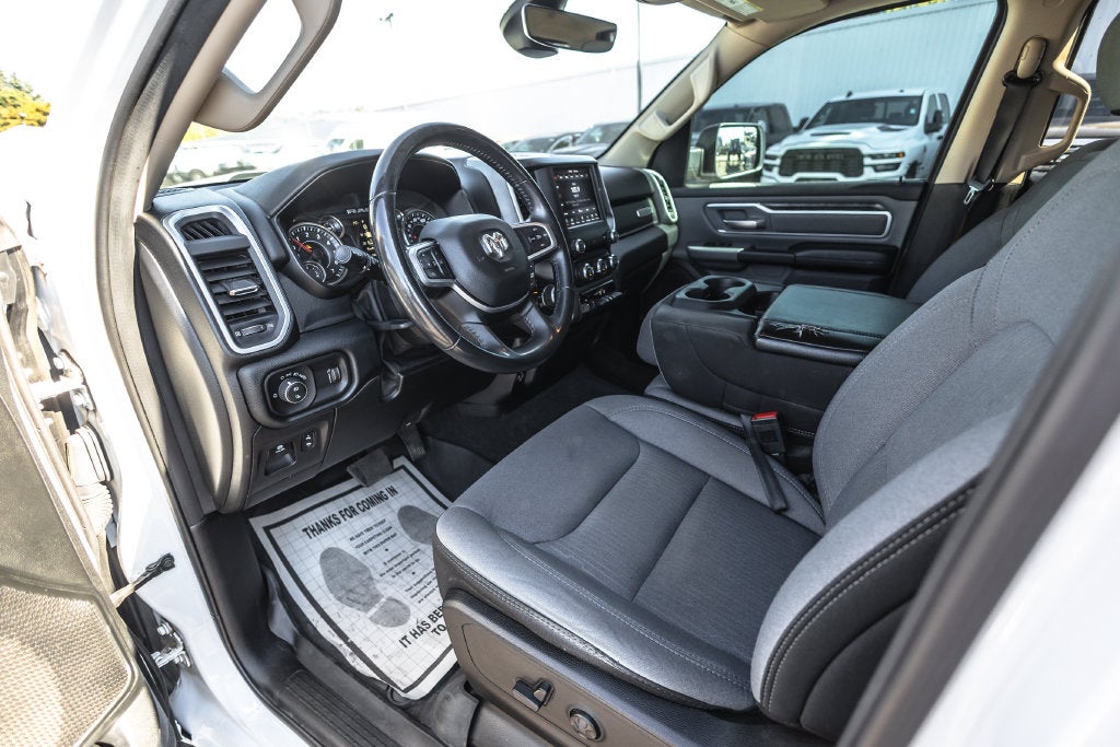 2020 RAM 1500 Big Horn Crew Cab 4x4 5'7' Box
