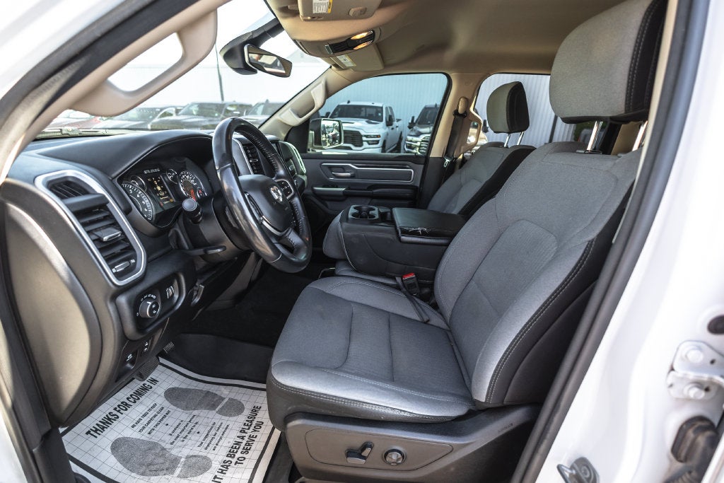 2020 RAM 1500 Big Horn Crew Cab 4x4 5'7' Box