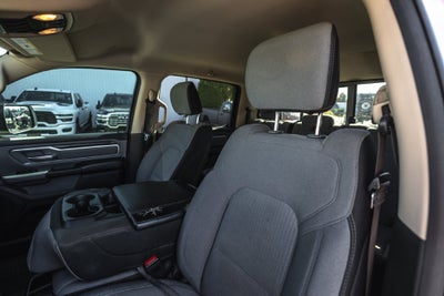 2020 RAM 1500 Big Horn Crew Cab 4x4 5'7' Box