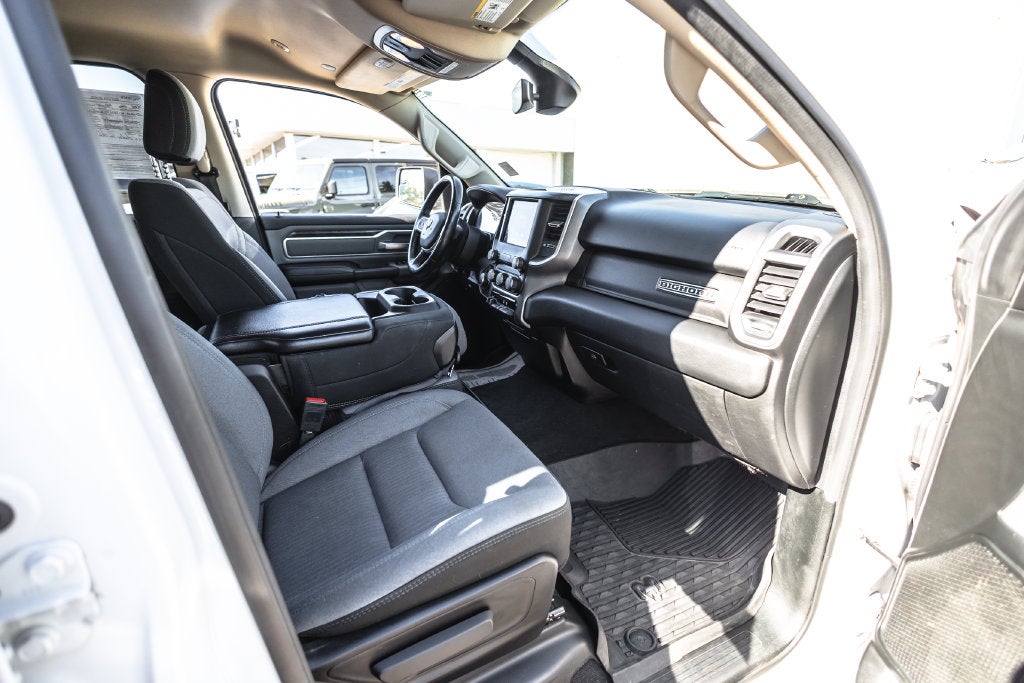 2020 RAM 1500 Big Horn Crew Cab 4x4 5'7' Box