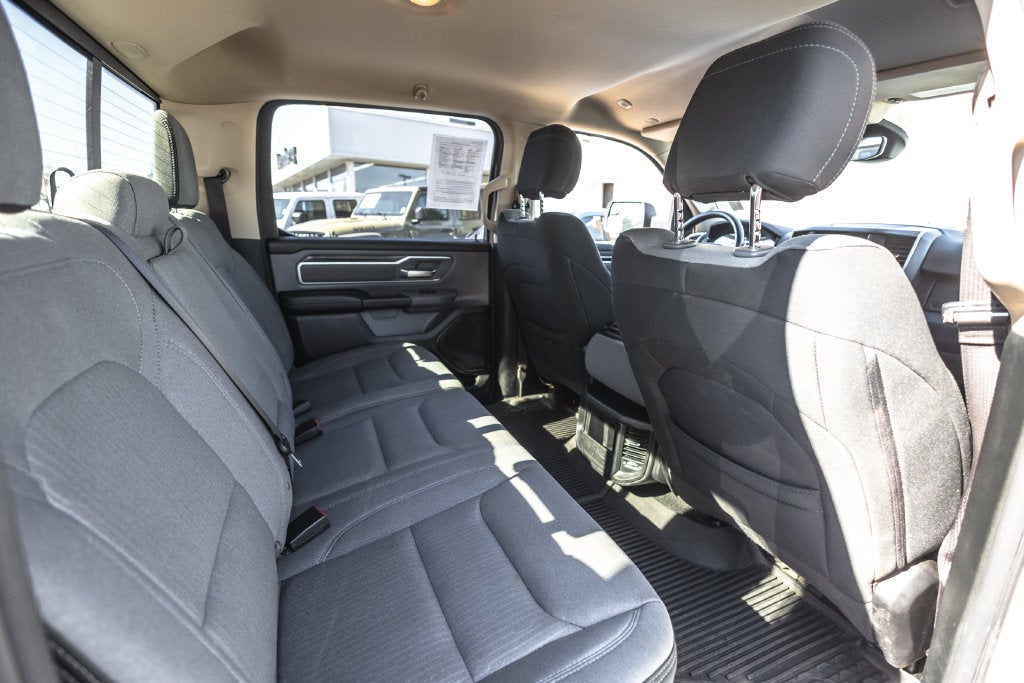 2020 RAM 1500 Big Horn Crew Cab 4x4 5'7' Box