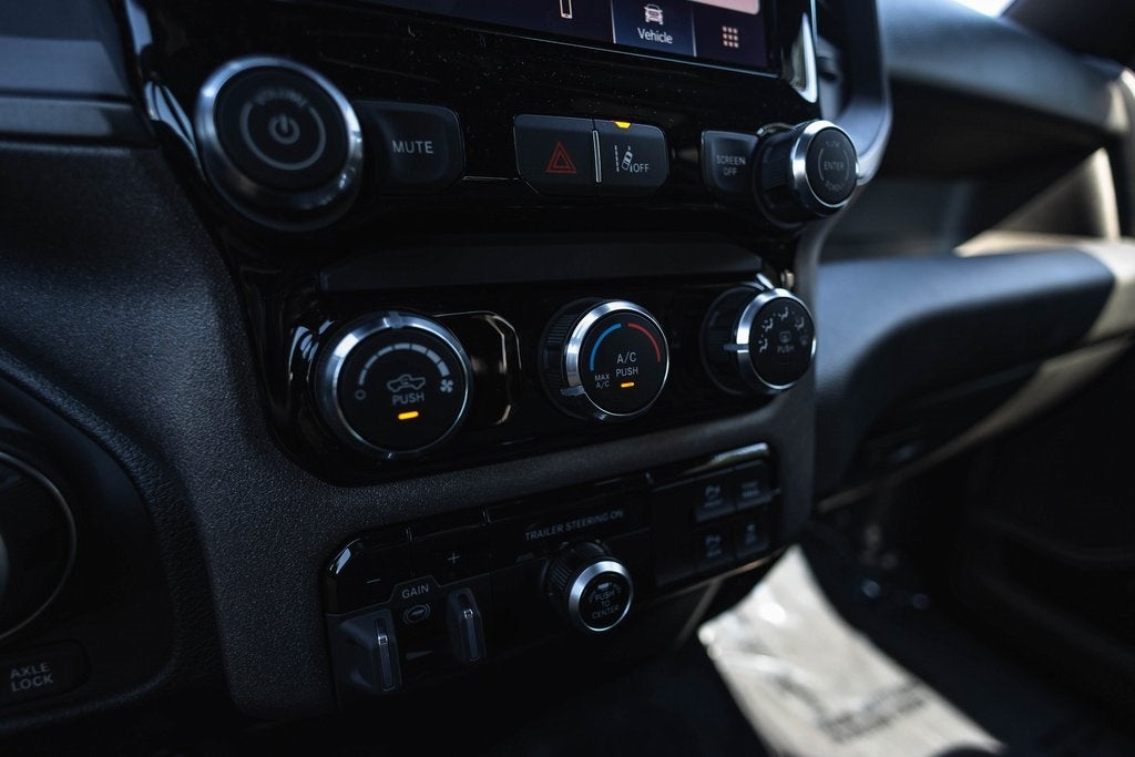 2026 RAM Ram 1500 RAM 1500 TRADESMAN CREW CAB 4X4 5'7' BOX