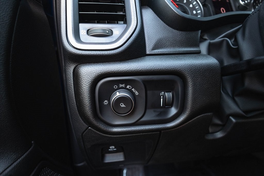 2026 RAM Ram 1500 RAM 1500 TRADESMAN CREW CAB 4X4 5'7' BOX