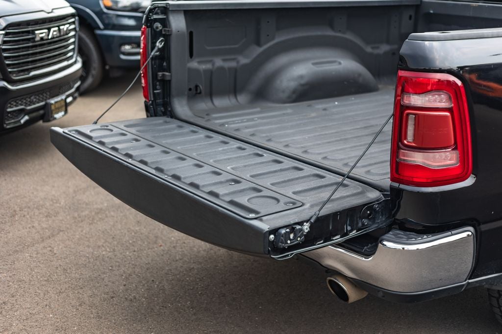 2019 RAM 1500 Laramie Crew Cab 4x4 6'4' Box