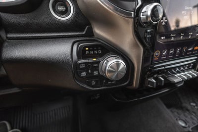 2019 RAM 1500 Laramie Crew Cab 4x4 6'4' Box