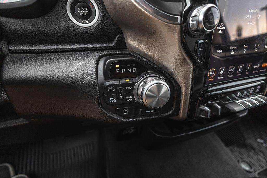 2019 RAM 1500 Laramie Crew Cab 4x4 6'4' Box
