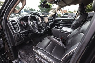 2019 RAM 1500 Laramie Crew Cab 4x4 6'4' Box