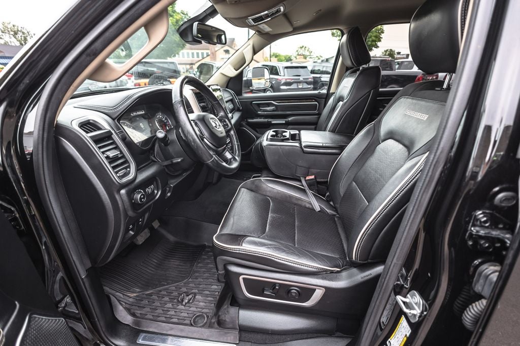 2019 RAM 1500 Laramie Crew Cab 4x4 6'4' Box