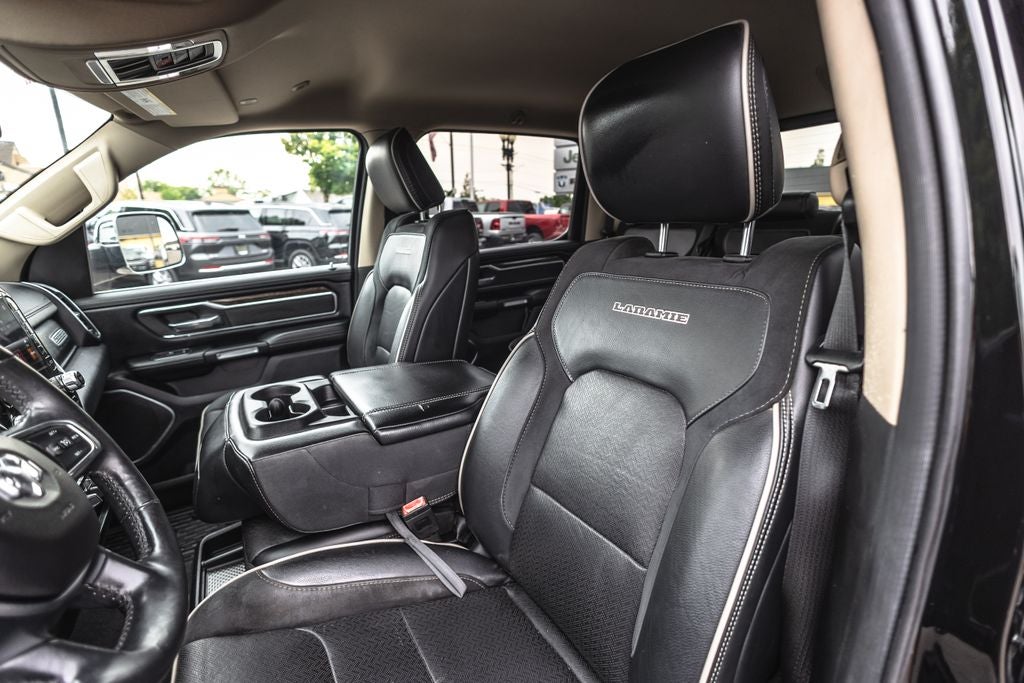 2019 RAM 1500 Laramie Crew Cab 4x4 6'4' Box