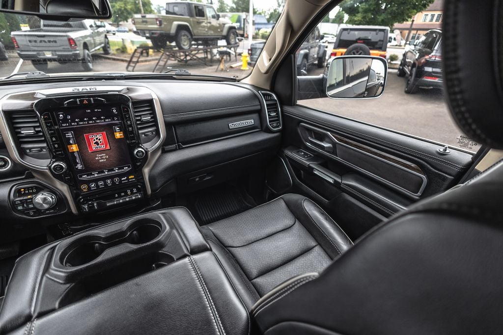 2019 RAM 1500 Laramie Crew Cab 4x4 6'4' Box