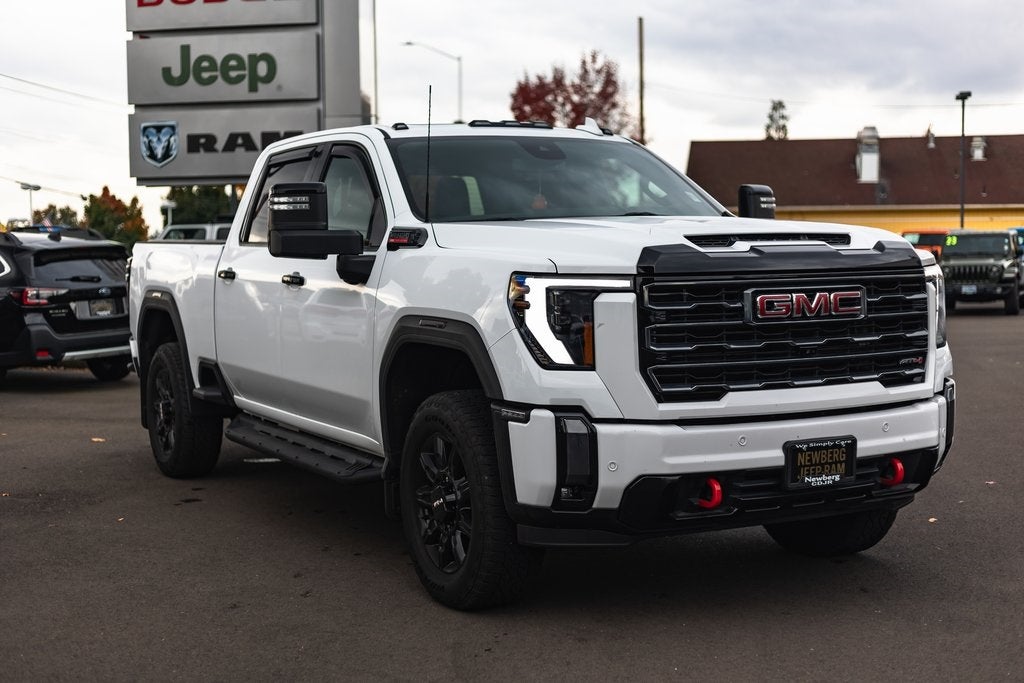 2024 GMC Sierra 2500HD 4WD Crew Cab Standard Bed AT4