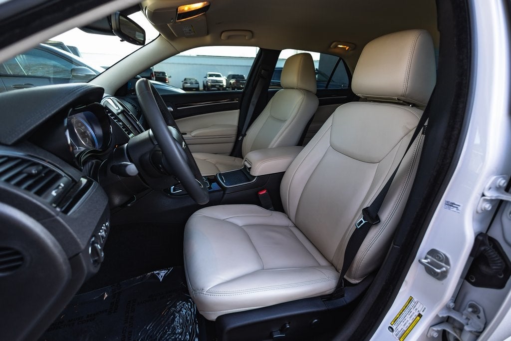 2023 Chrysler 300 Touring AWD