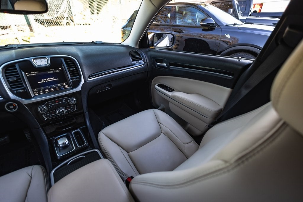 2023 Chrysler 300 Touring AWD