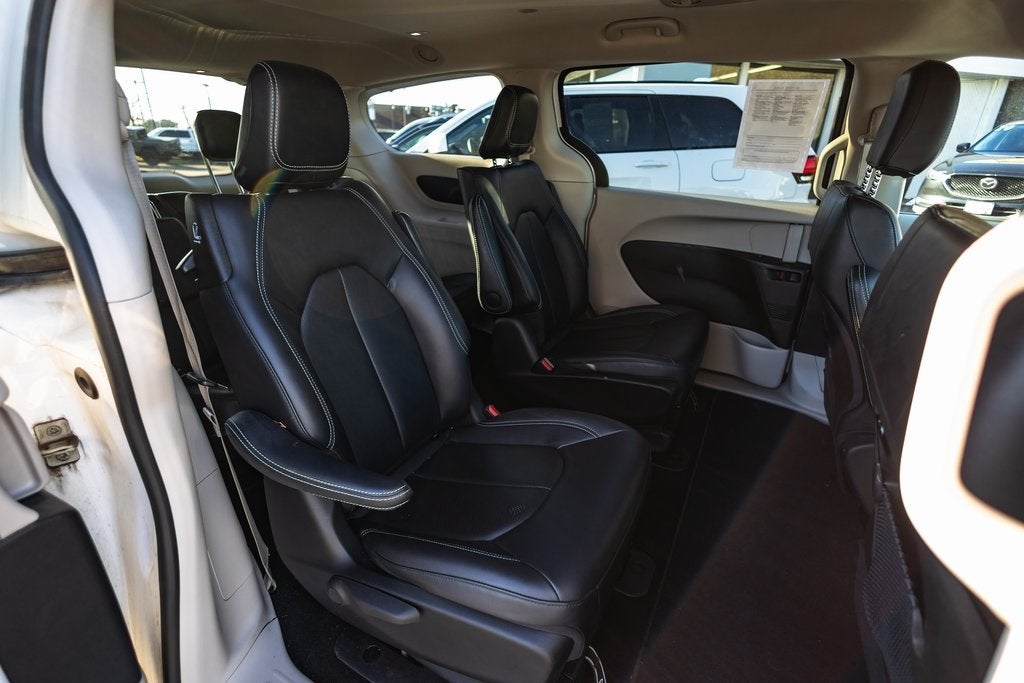 2024 Chrysler Pacifica Hybrid Select