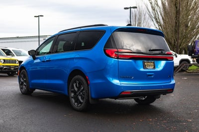 2026 Chrysler Pacifica PACIFICA SELECT AWD