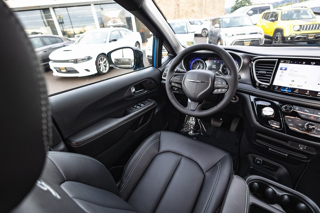 2026 Chrysler Pacifica PACIFICA SELECT AWD