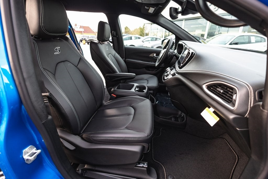 2026 Chrysler Pacifica PACIFICA SELECT AWD