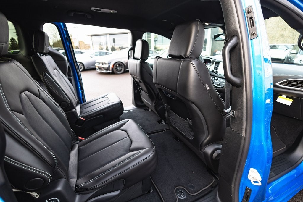 2026 Chrysler Pacifica PACIFICA SELECT AWD