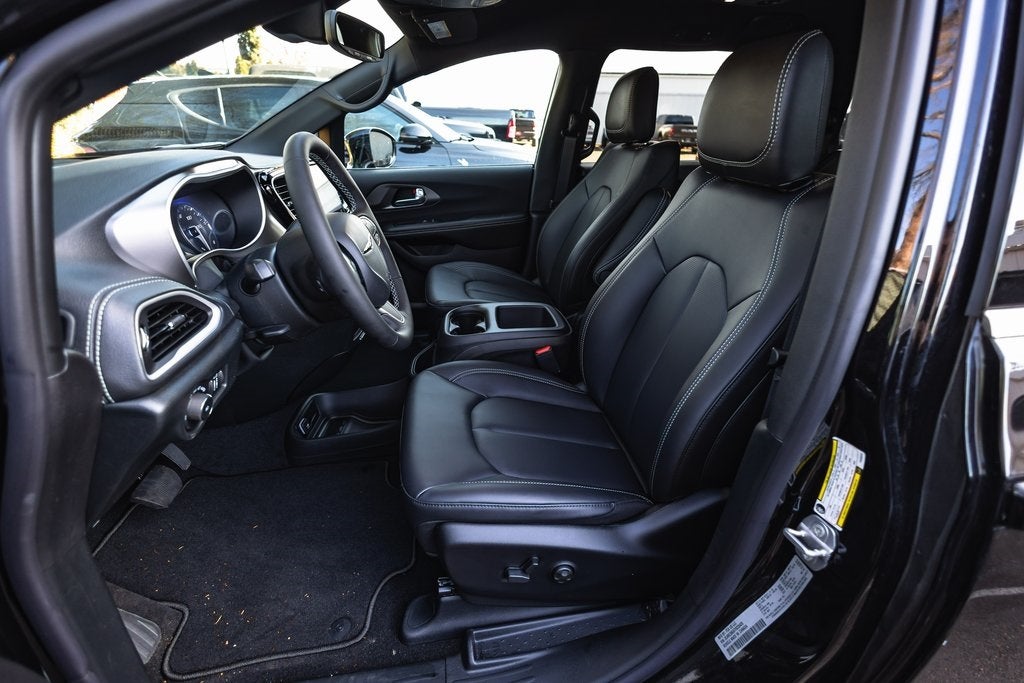 2026 Chrysler Pacifica PACIFICA SELECT AWD