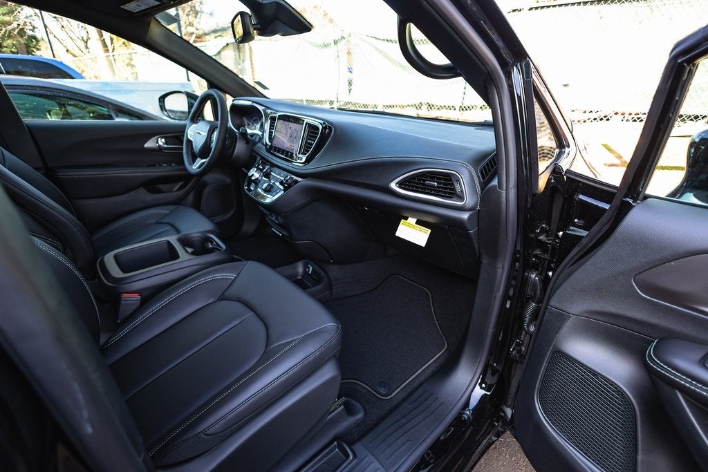 2026 Chrysler Pacifica PACIFICA SELECT AWD