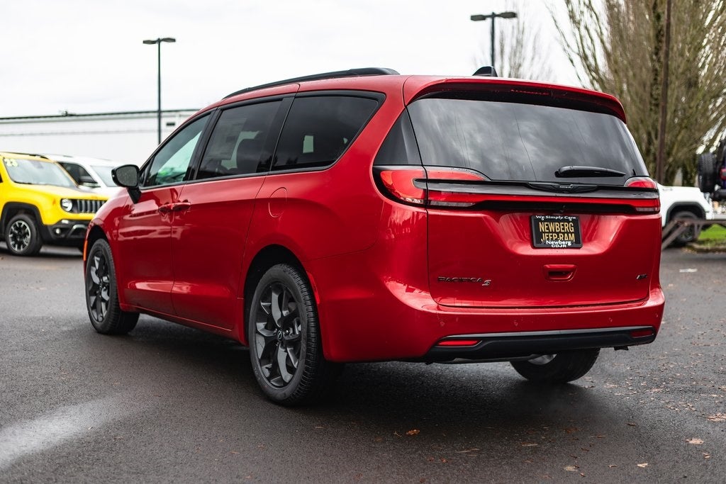 2026 Chrysler Pacifica PACIFICA SELECT AWD
