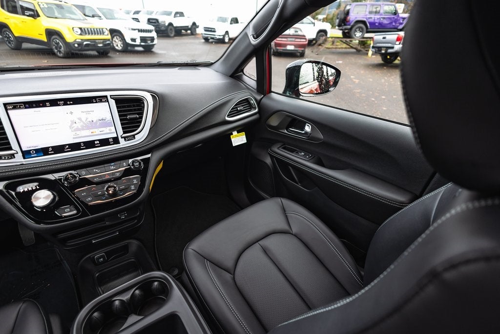 2026 Chrysler Pacifica PACIFICA SELECT AWD