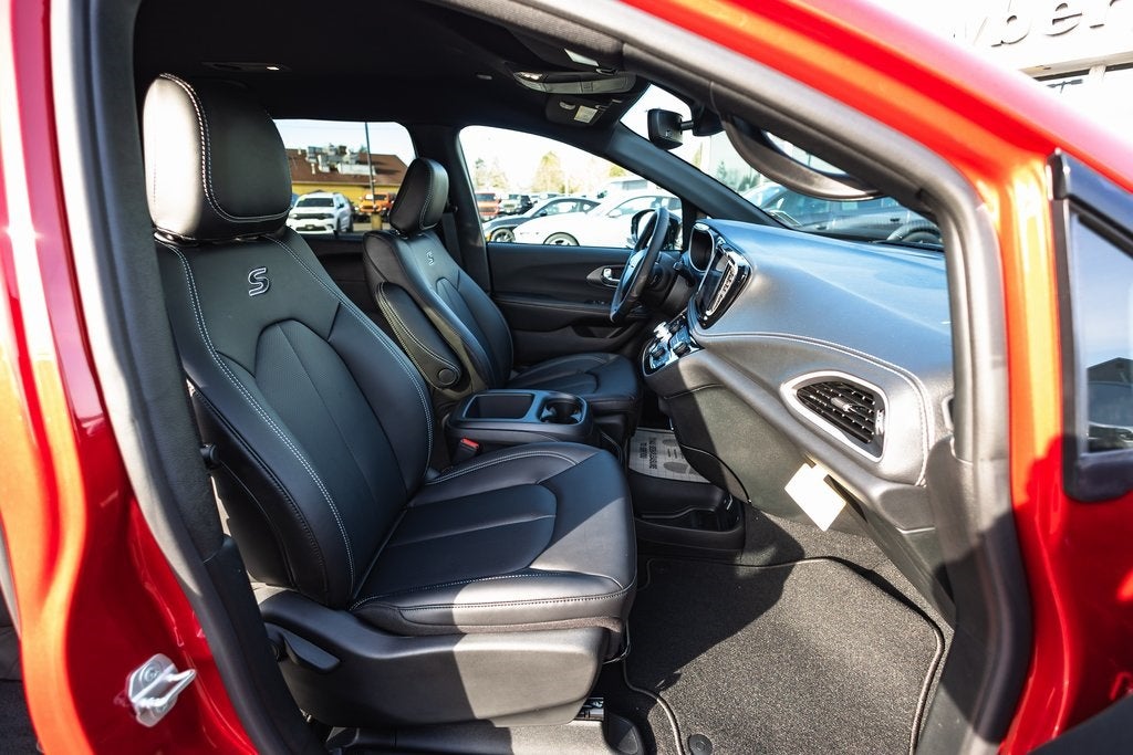 2026 Chrysler Pacifica PACIFICA SELECT AWD