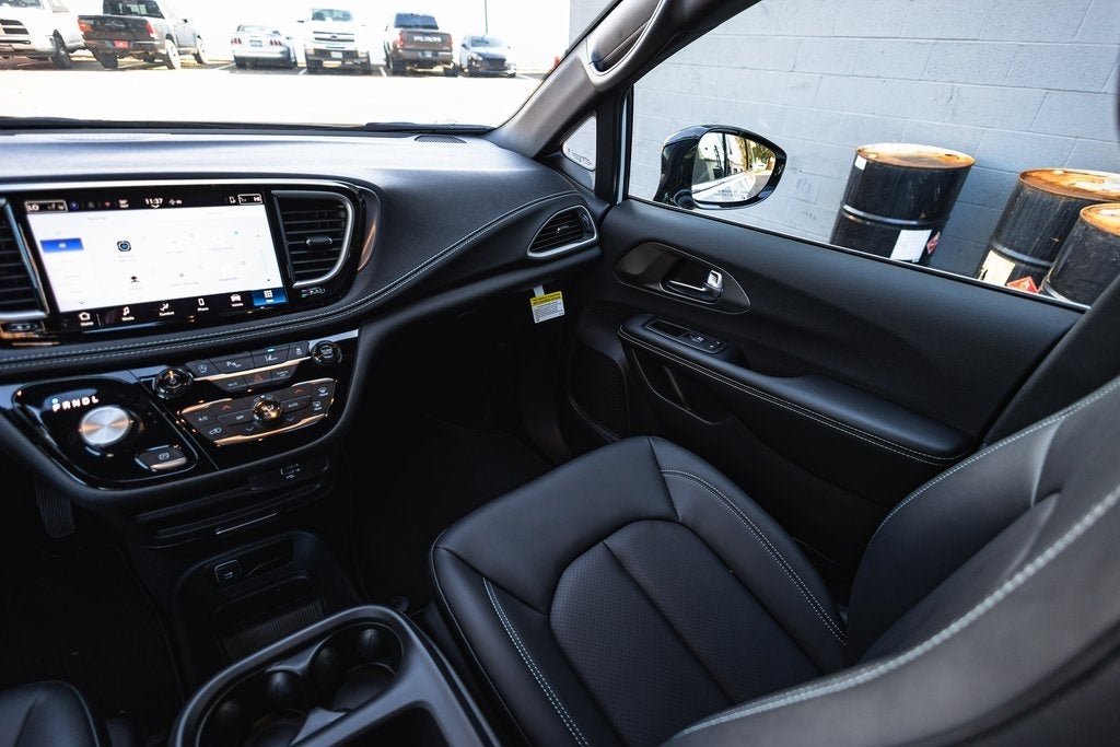 2026 Chrysler Pacifica PACIFICA SELECT AWD