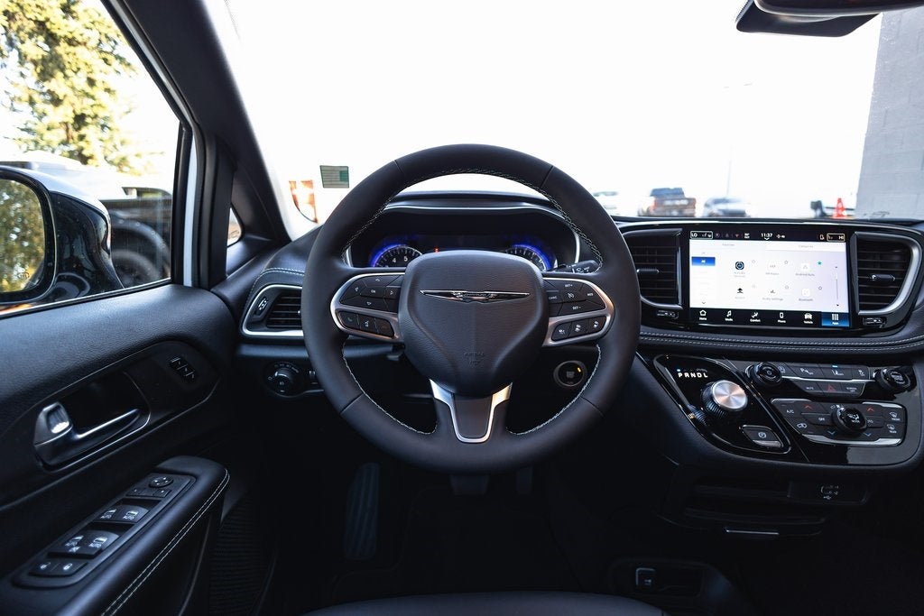2026 Chrysler Pacifica PACIFICA SELECT AWD