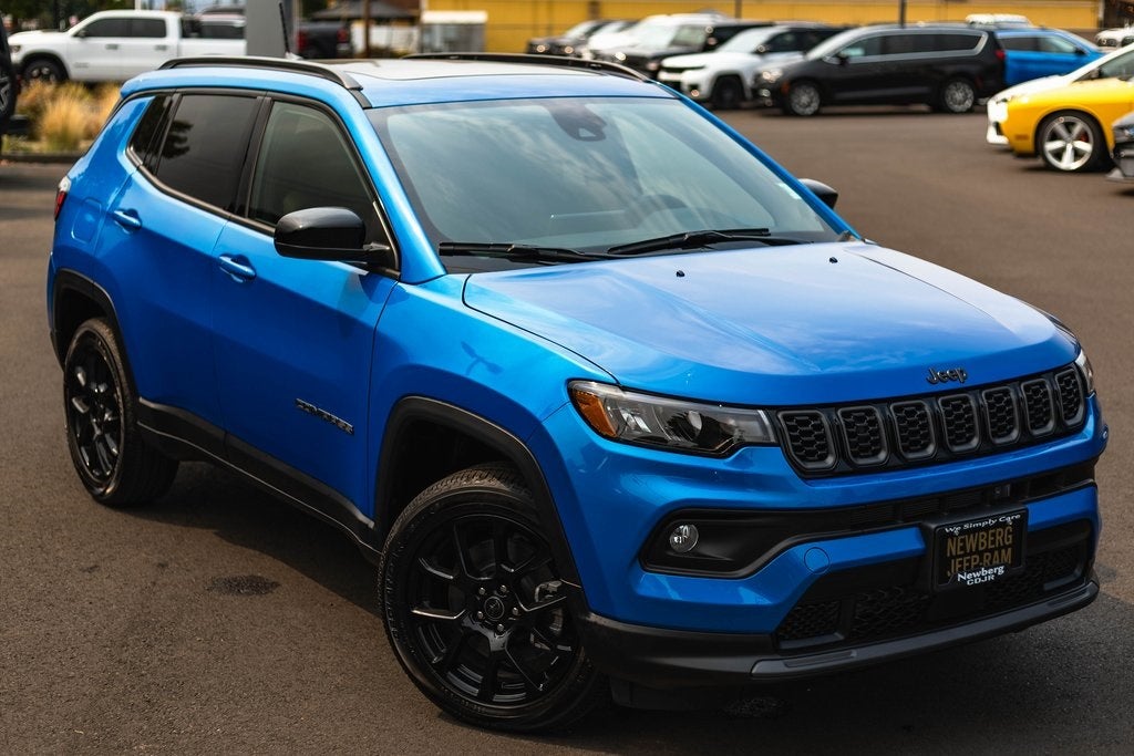 2025 Jeep Compass COMPASS LATITUDE 4X4