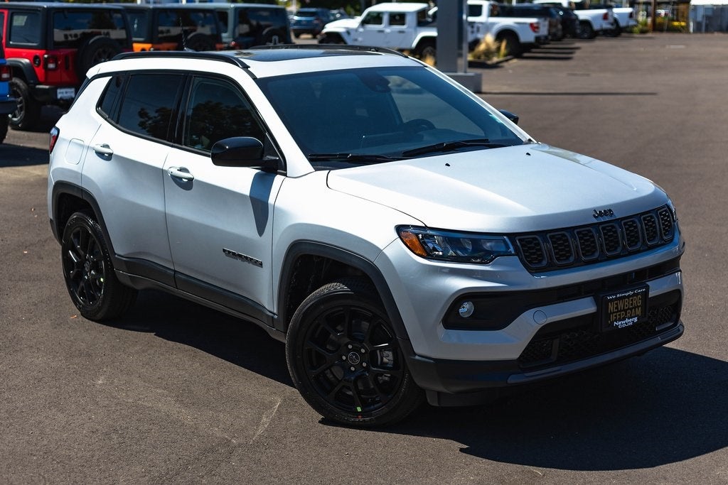 2025 Jeep Compass COMPASS LATITUDE 4X4