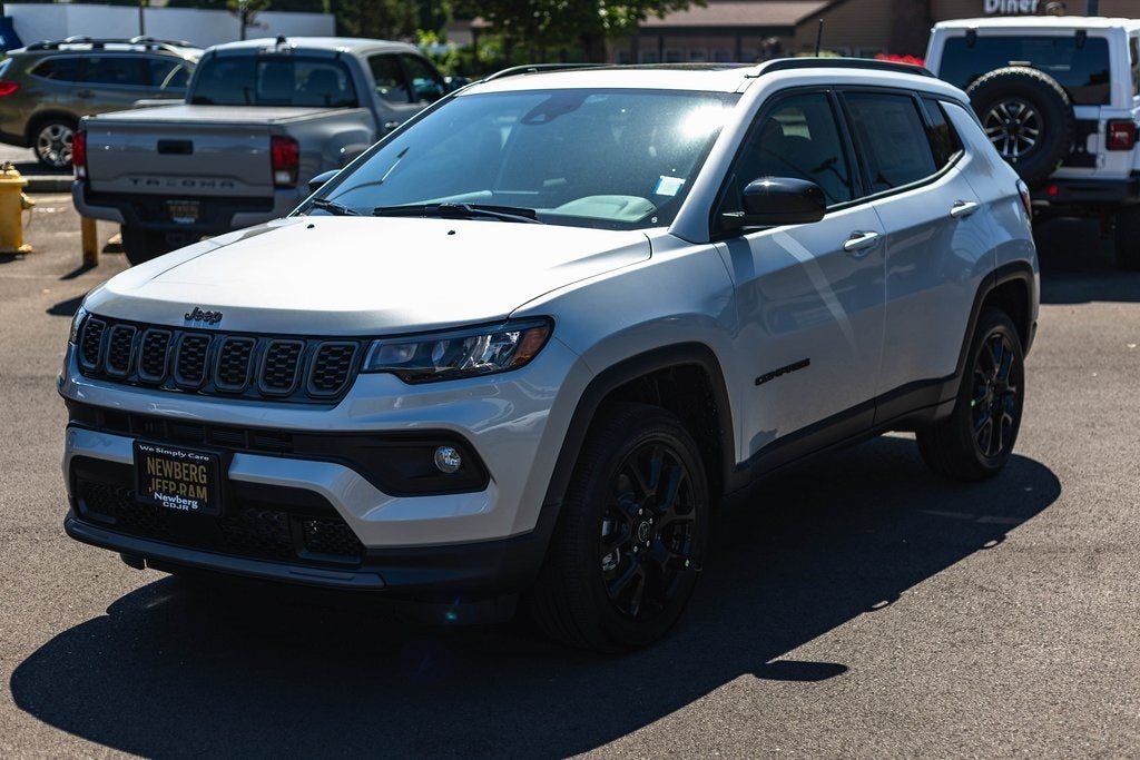 2025 Jeep Compass COMPASS LATITUDE 4X4