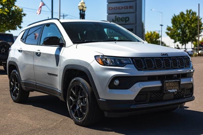 2025 Jeep Compass COMPASS LATITUDE 4X4