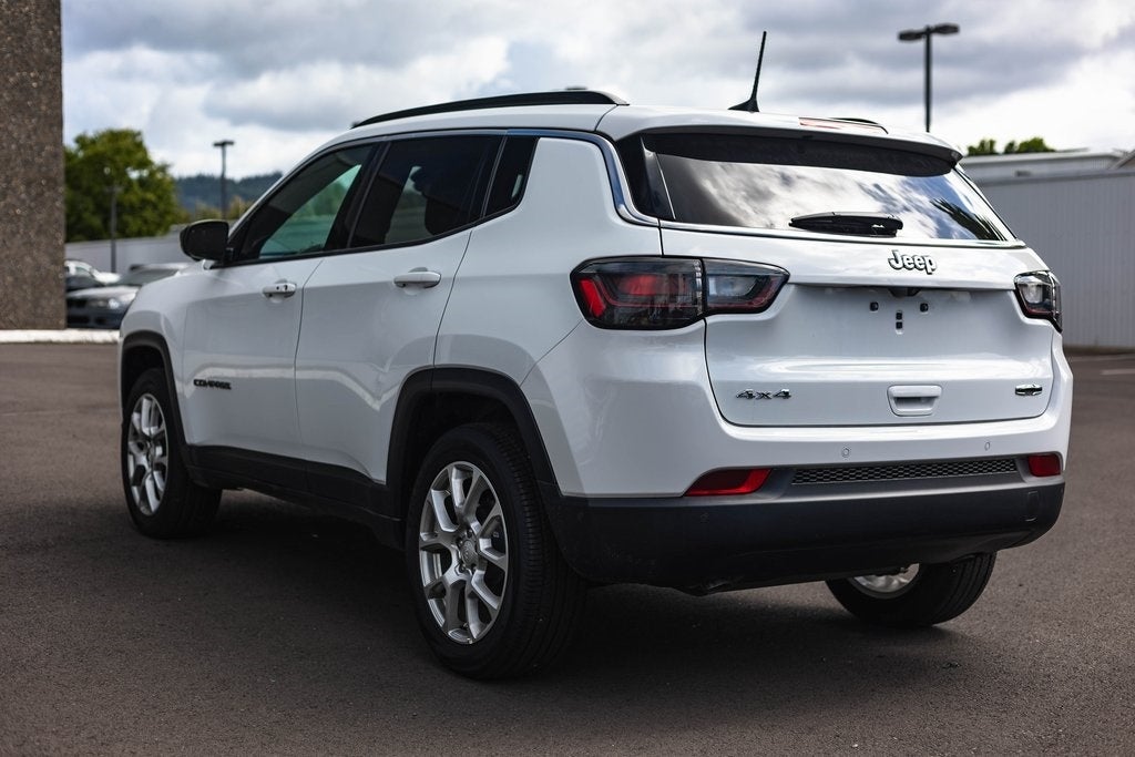 2024 Jeep Compass COMPASS LATITUDE LUX 4X4