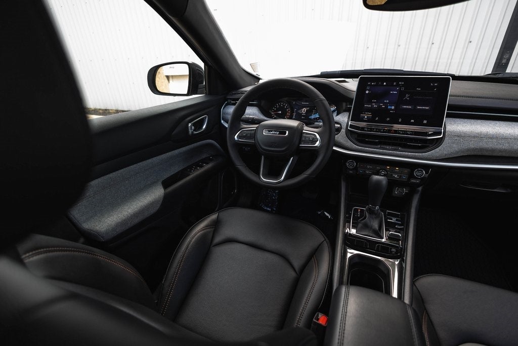 2024 Jeep Compass COMPASS LATITUDE LUX 4X4