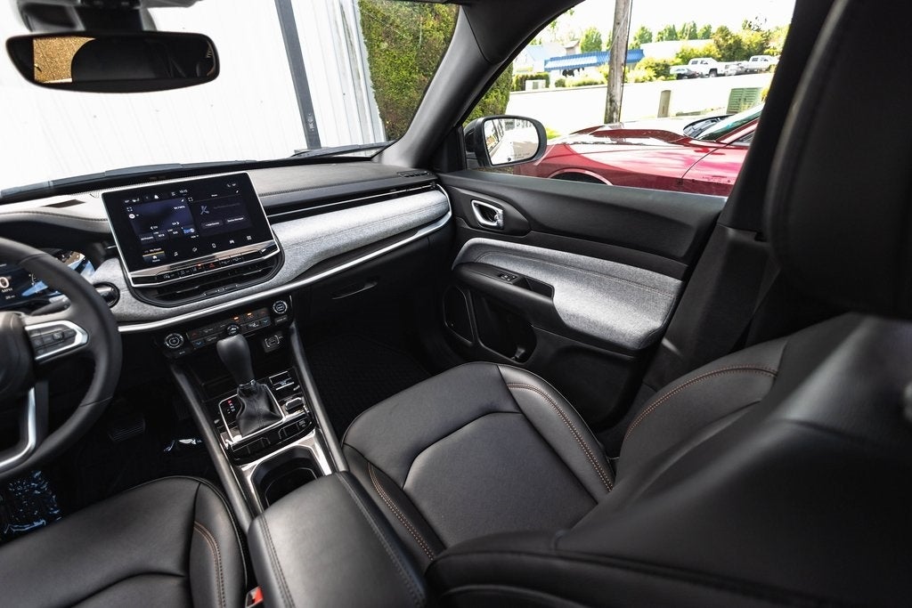 2024 Jeep Compass COMPASS LATITUDE LUX 4X4