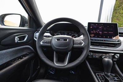 2024 Jeep Compass COMPASS LATITUDE LUX 4X4