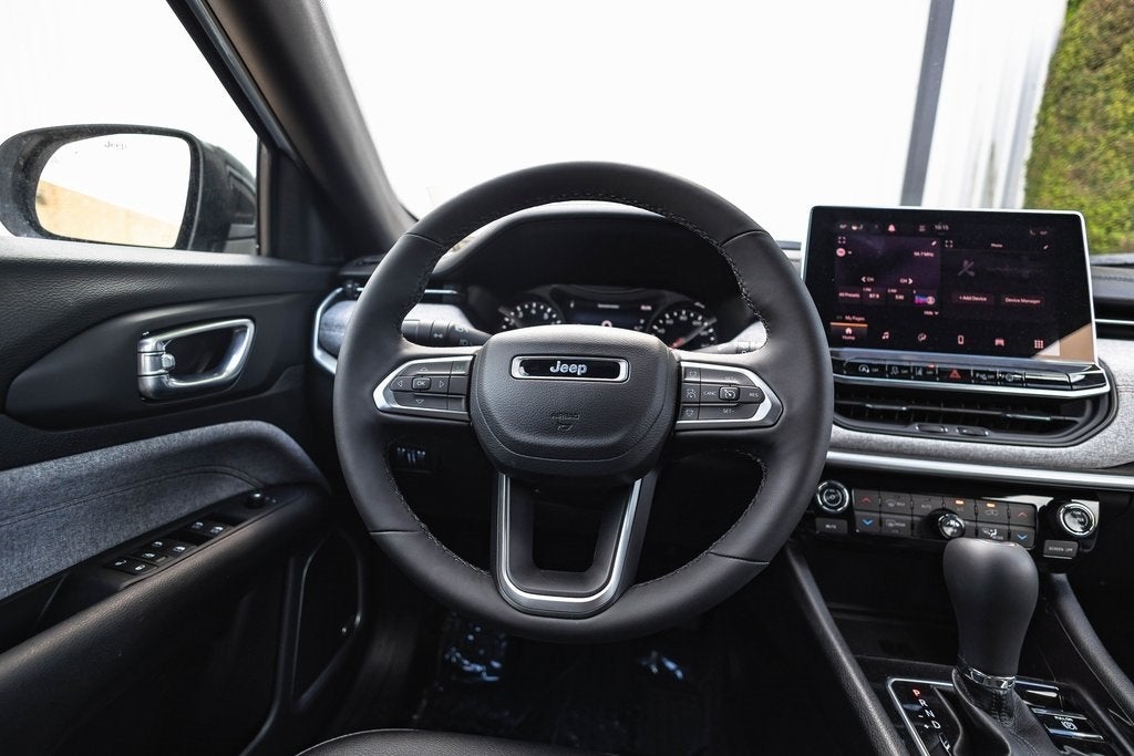 2024 Jeep Compass COMPASS LATITUDE LUX 4X4