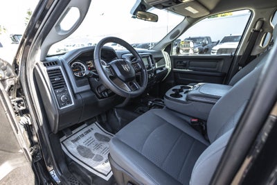 2018 RAM 3500 Tradesman Crew Cab 4x4 8' Box
