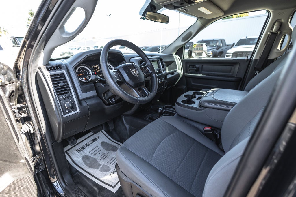 2018 RAM 3500 Tradesman Crew Cab 4x4 8' Box