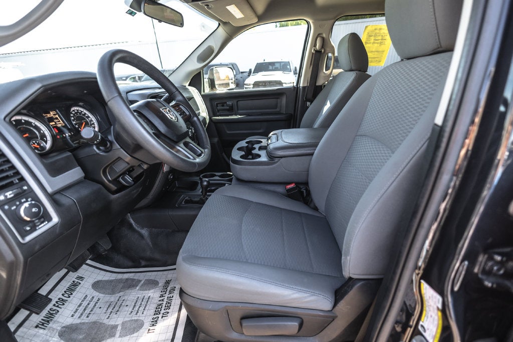 2018 RAM 3500 Tradesman Crew Cab 4x4 8' Box