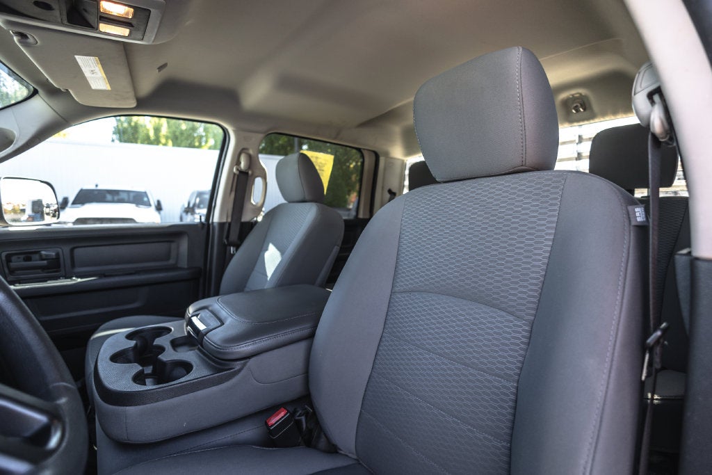 2018 RAM 3500 Tradesman Crew Cab 4x4 8' Box