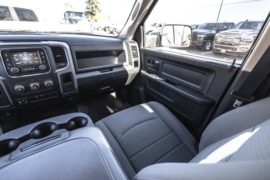 2018 RAM 3500 Tradesman Crew Cab 4x4 8' Box