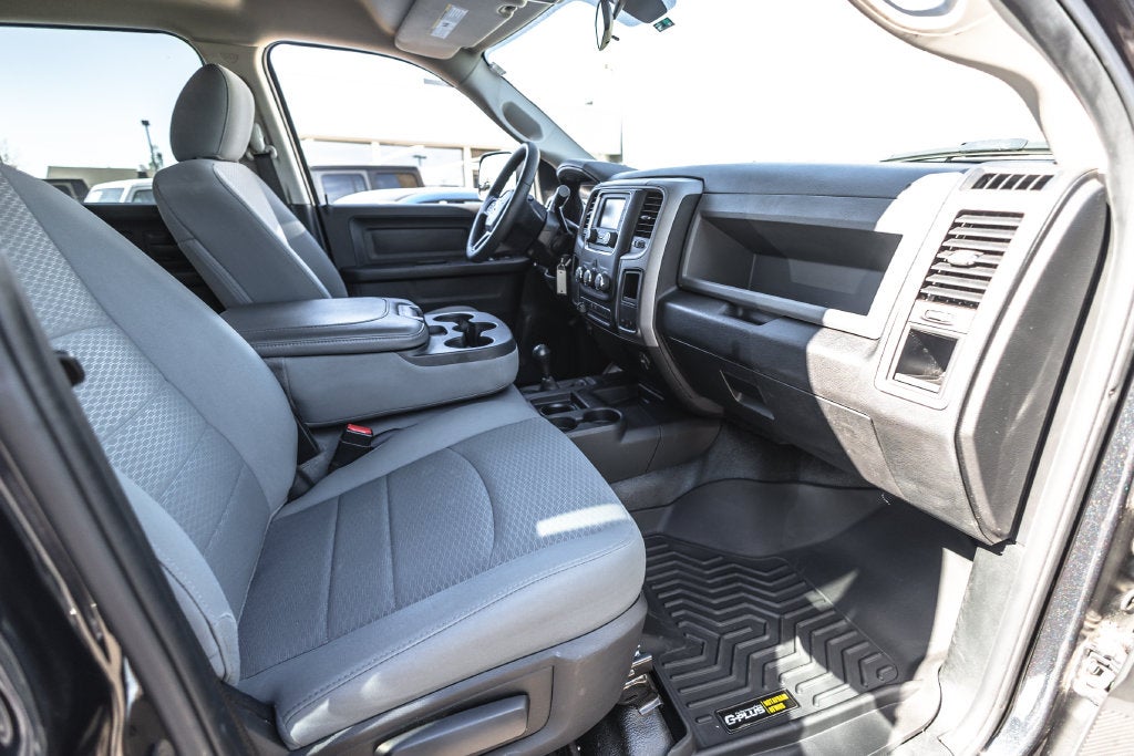 2018 RAM 3500 Tradesman Crew Cab 4x4 8' Box