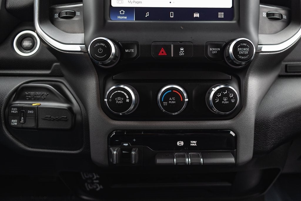 2024 RAM 3500 Big Horn Crew Cab 4x4 8' Box