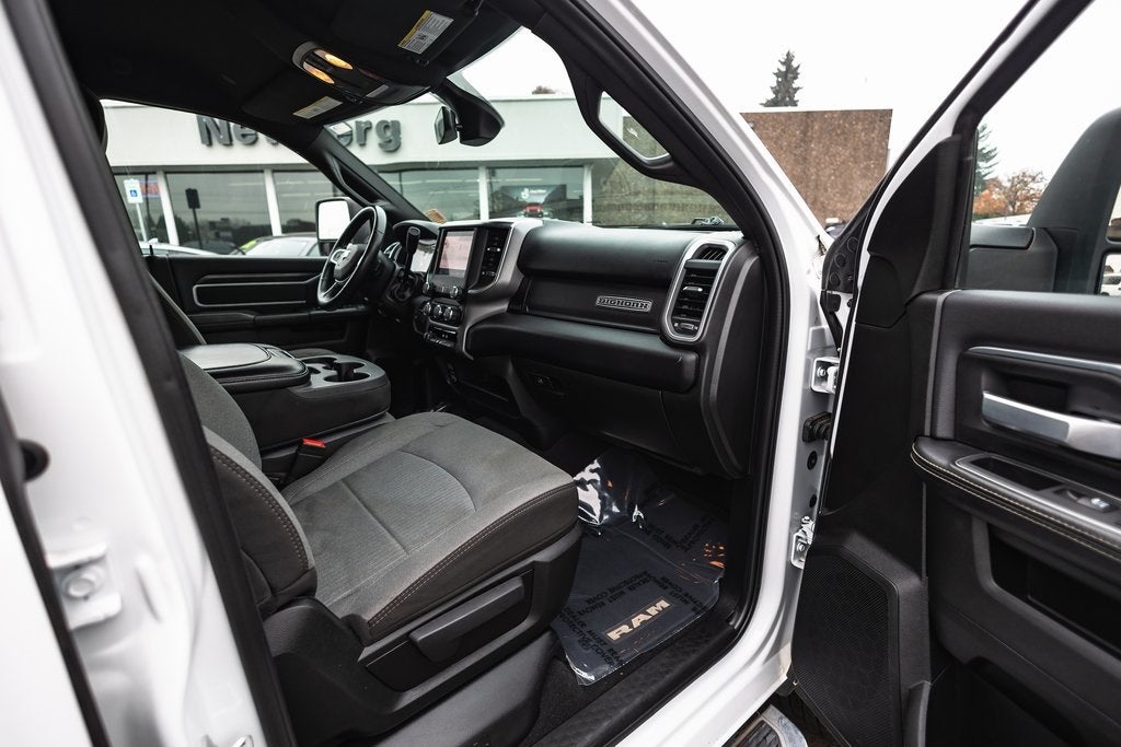 2024 RAM 3500 Big Horn Crew Cab 4x4 8' Box