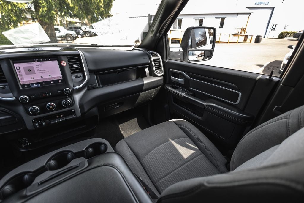 2024 RAM 3500 Big Horn Crew Cab 4x4 8' Box